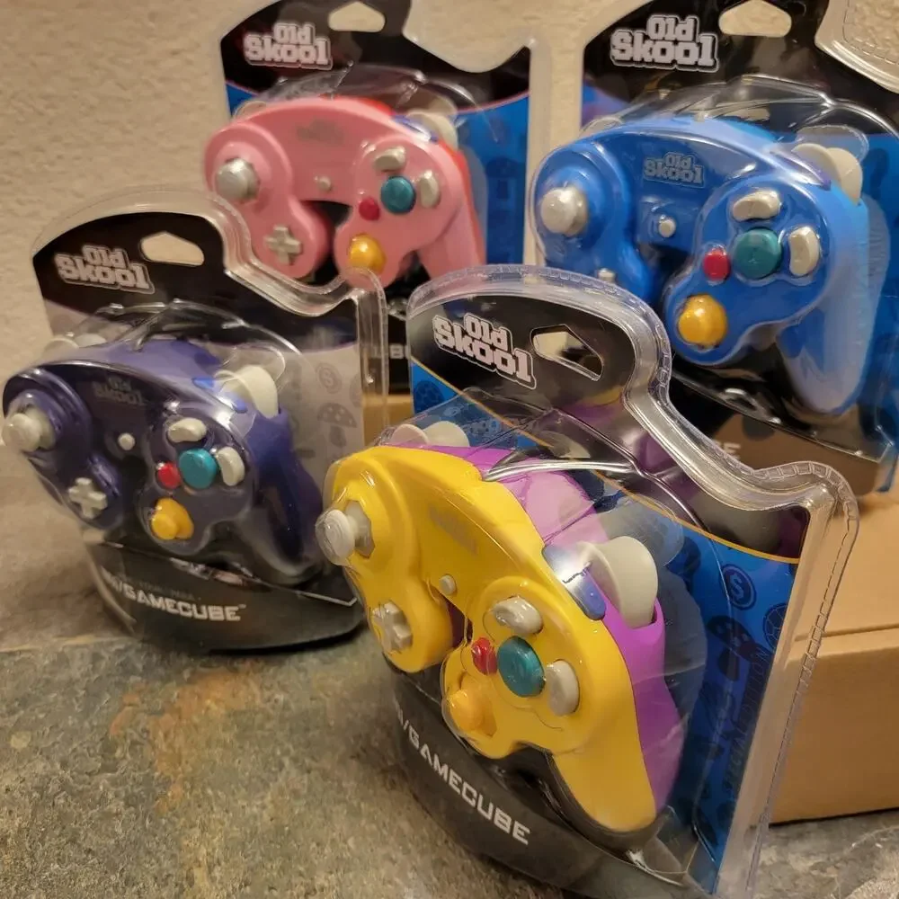 4 Gamecube Controllers - 4 Colors Bundle (NEW) Purple Yellow Pink Blue, Nintendo